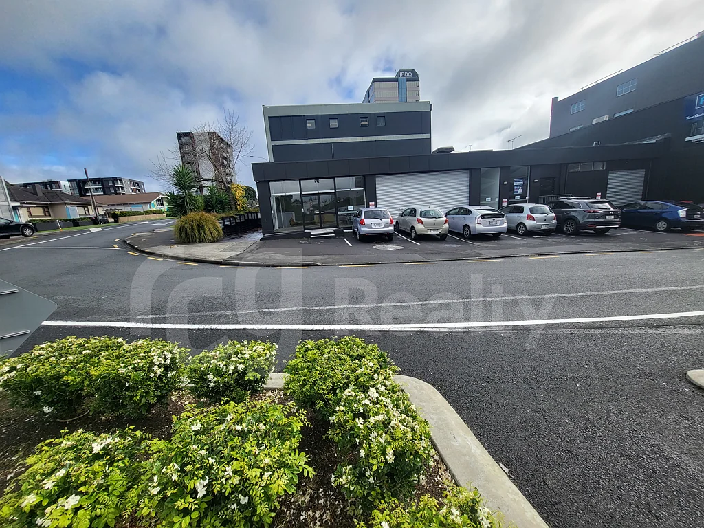 Takapuna Prominent Corner Retail / Showroom Opportunity - Takapuna