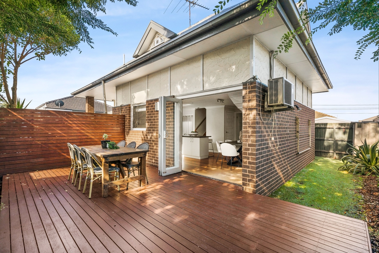 5A RAEBURN ST, PASCOE VALE VIC 3044, 0 ห้องนอน, 0 ห้องน้ำ, Townhouse