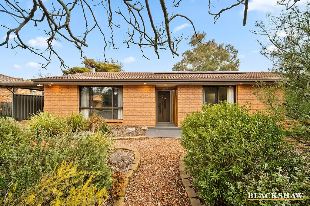 32 Collyburl Crescent, Isabella Plains, ACT 2905