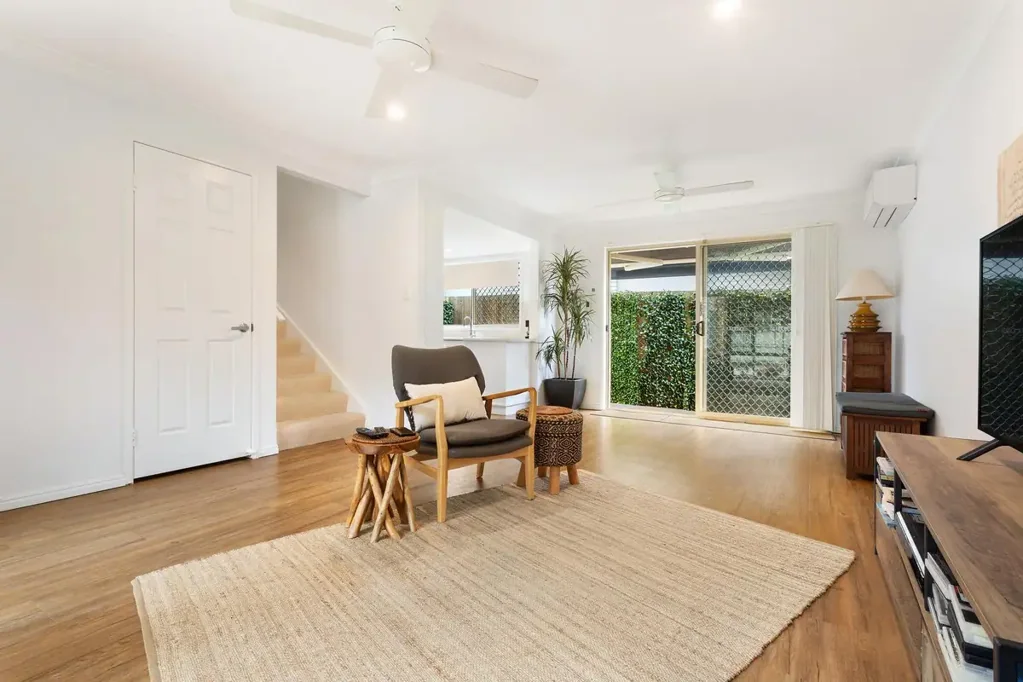 2/40 Coolangatta Road, Coolangatta, QLD 4225