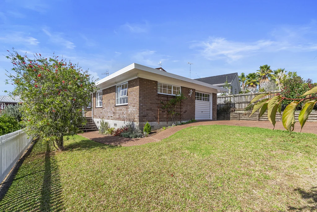 33 White Heron Drive, Massey, Waitakere City, Auckland