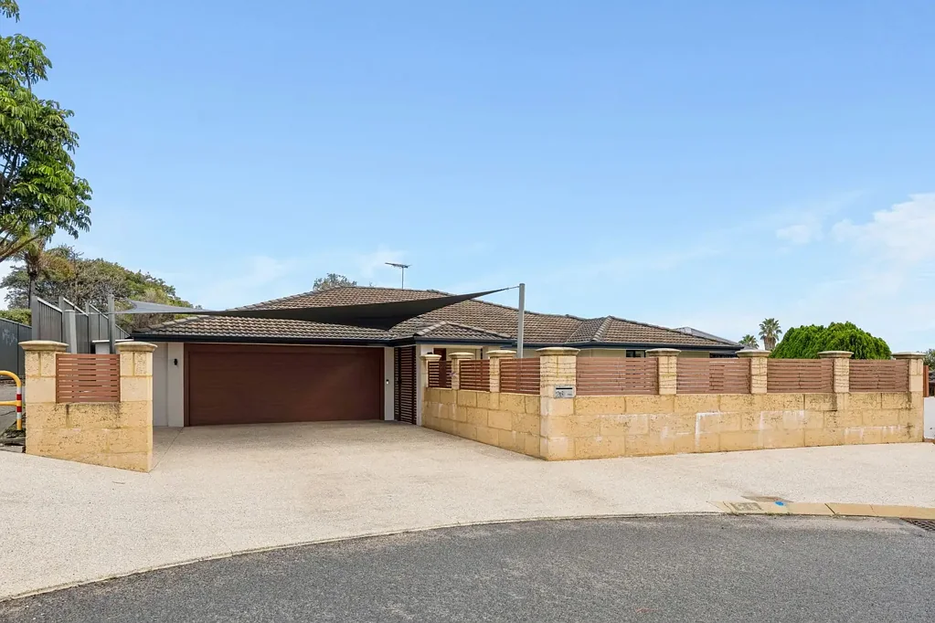 Joondalup 4ห้องนอน UNDER OFFER by TONY!