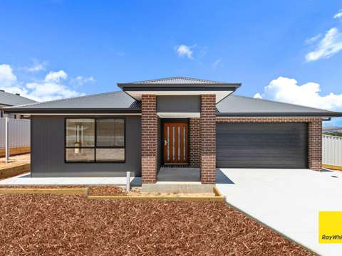 Bungendore 4 Bedroom Better than brand new