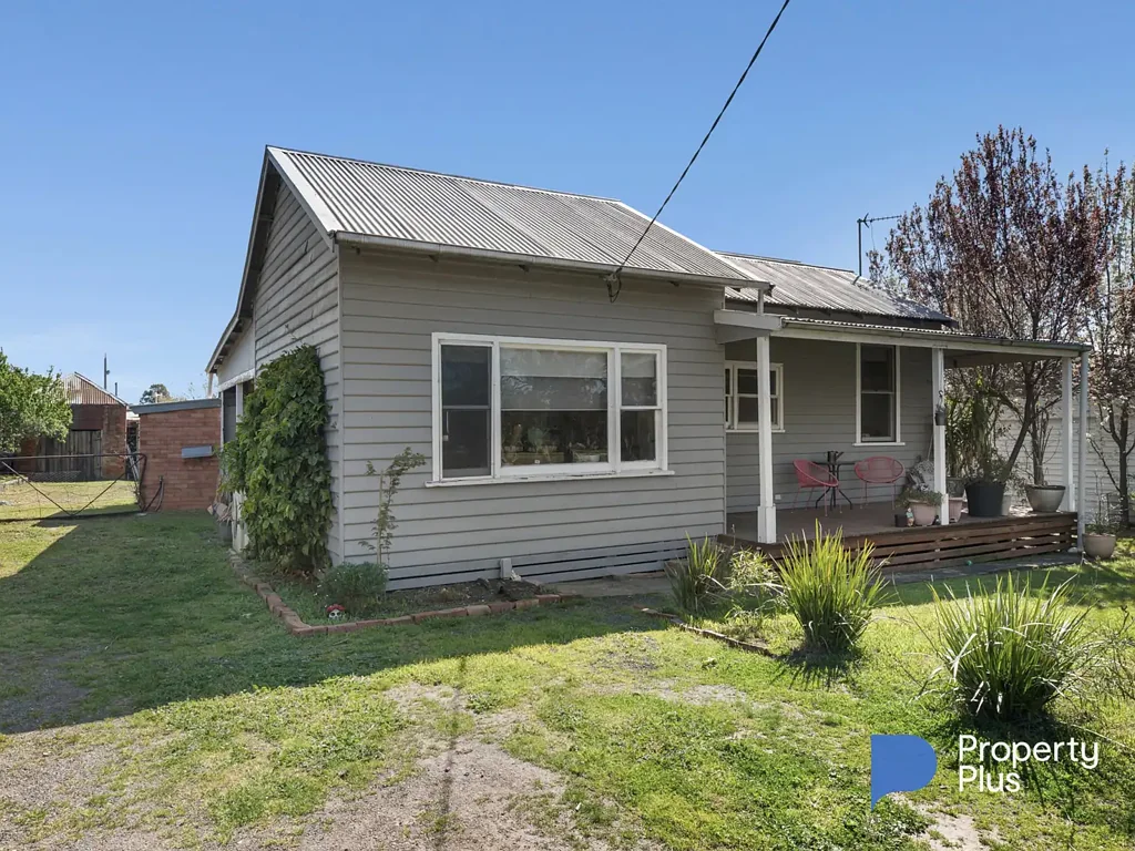 2 Racecourse Road, Wedderburn, VIC 3518