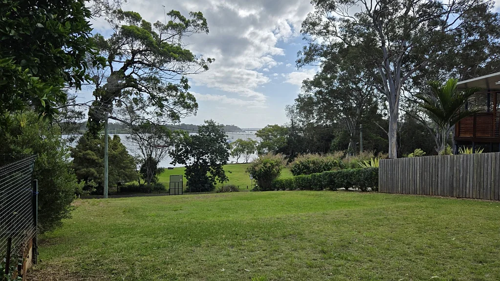 Lamb Island Uninterrupted Sea Views - Never to be Built Out.