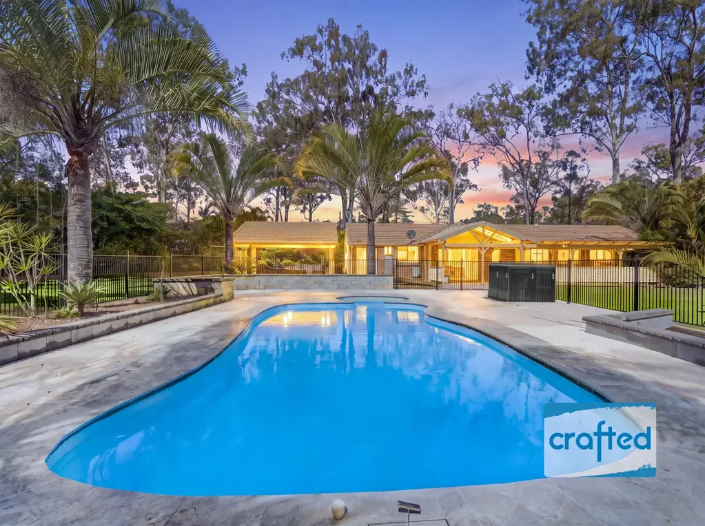 Munruben 4Kwarto acreage life 🍃 |  Freshly Renovated Home set in Quiet Cul-de-sac + Summer Pool
