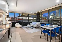 903/815 Bourke Street, Docklands