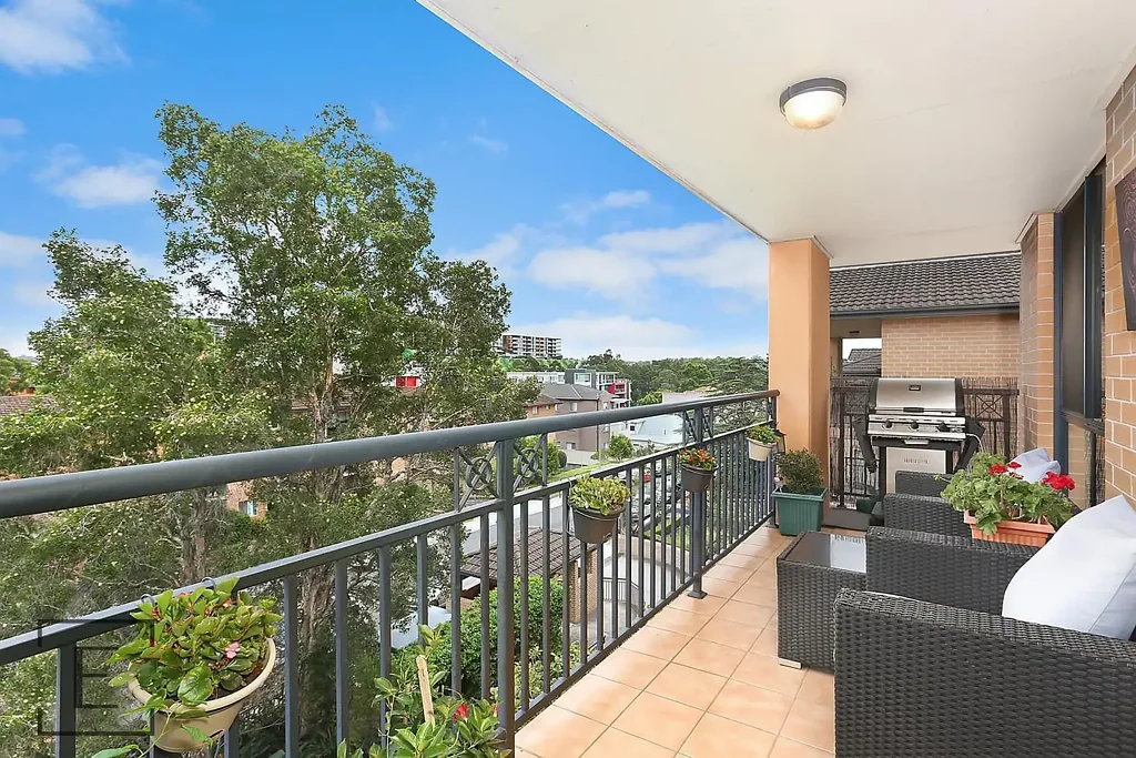 Oversized 2 Bedroom Apartment
