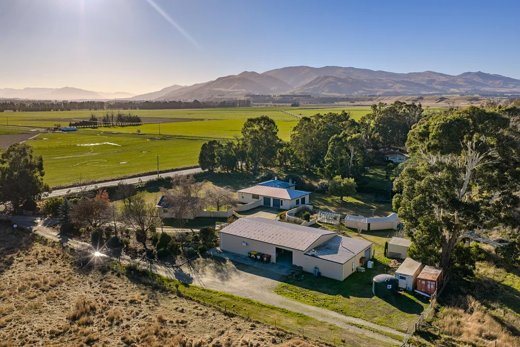 Cromwell 5 Slaapkamer Two dwellings, big shed, huge opportunity