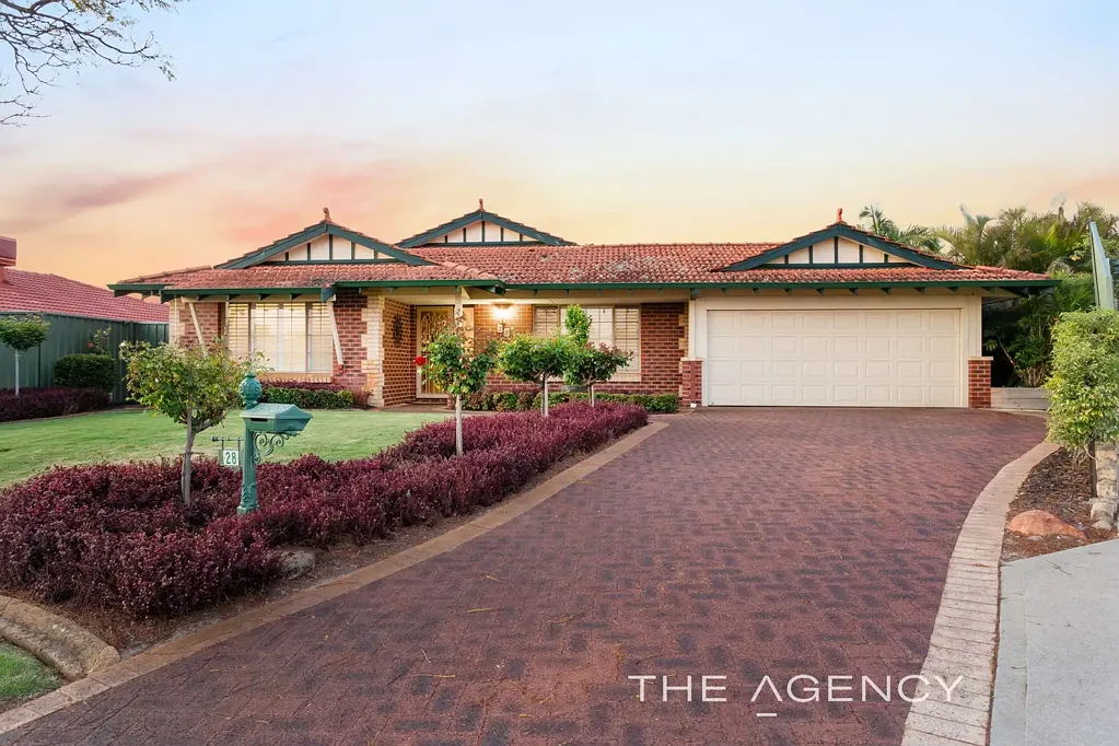 28 Ambergate Close, Canning Vale, WA 6155