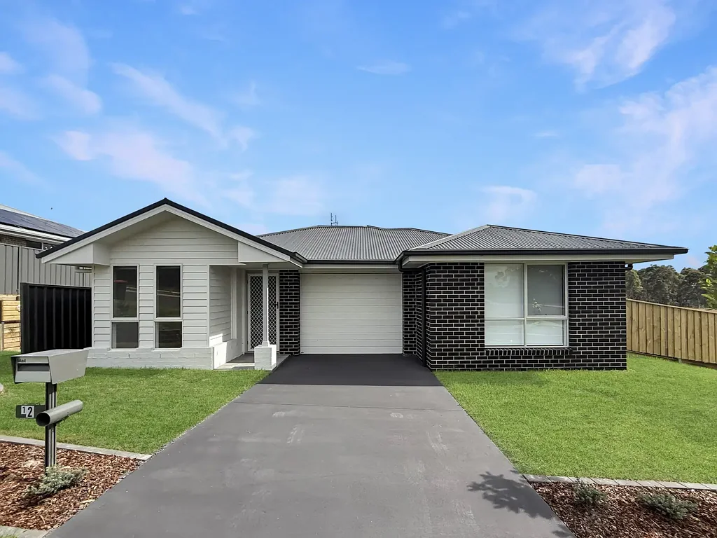 BRAND NEW & MODERN DUPLEX