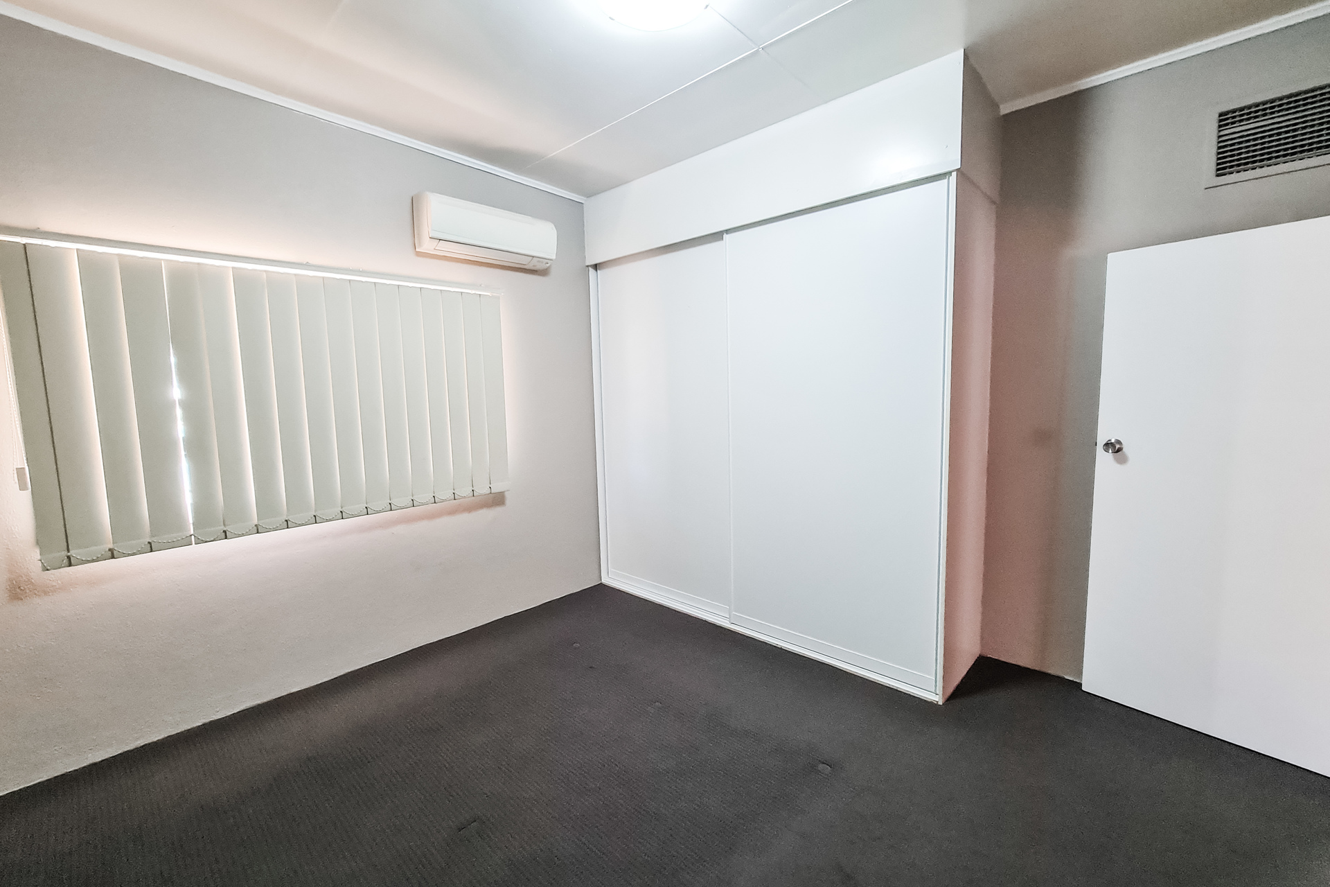 FLAT 1 146 WEST ST, WINSTON QLD 4825, 0 Schlafzimmer, 0 Badezimmer, Unit