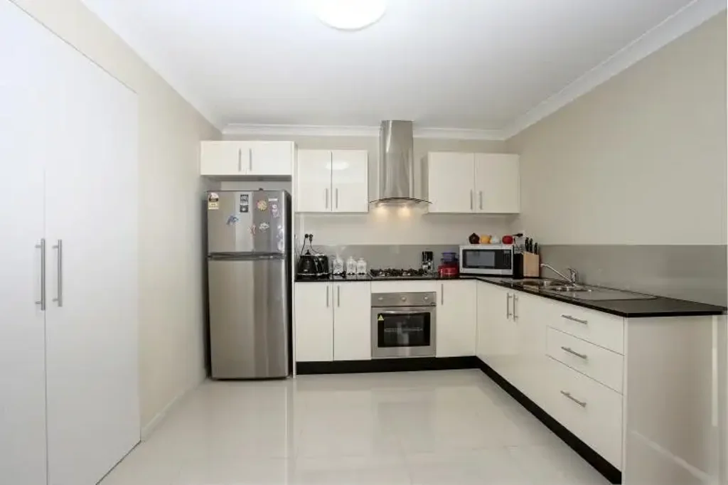 2-Bedroom Granny Flat in a Quiet, Convenient Location