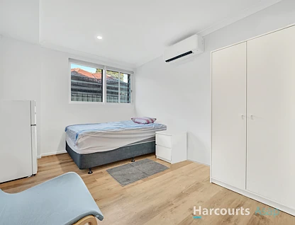 17 Service Road, Blackburn, VIC 3130, 9 રૂમ, 2 બાથરૂમ, House