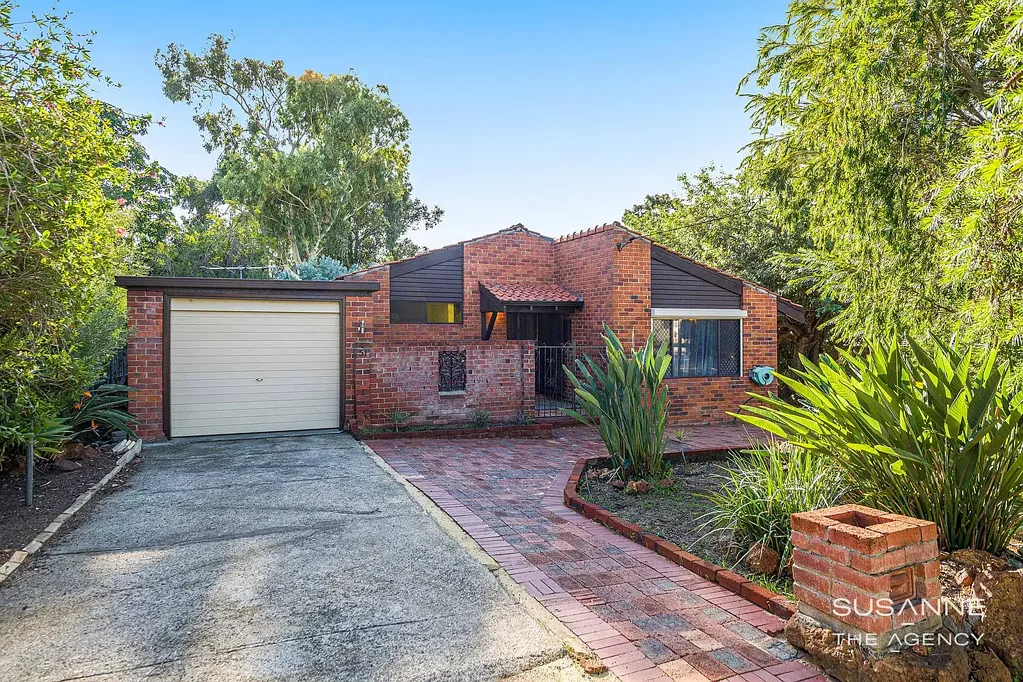 51 Waterloo Crescent, Lesmurdie, WA 6076