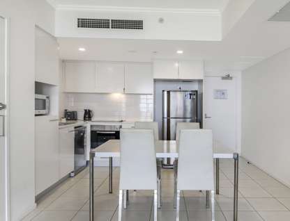 162/25 Surf Parade, Broadbeach, QLD 4218, 1 Bedrooms, 1 Bathrooms, Apartment