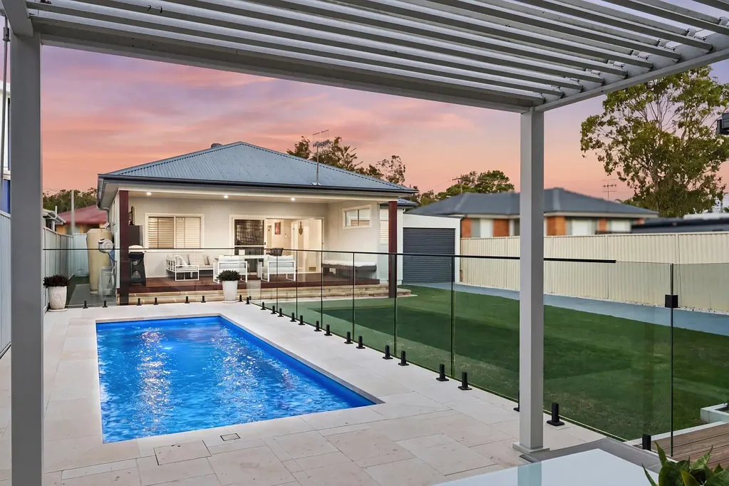 Killarney Vale 4房  Family Home with Space, Warmth and Entertaining Appeal