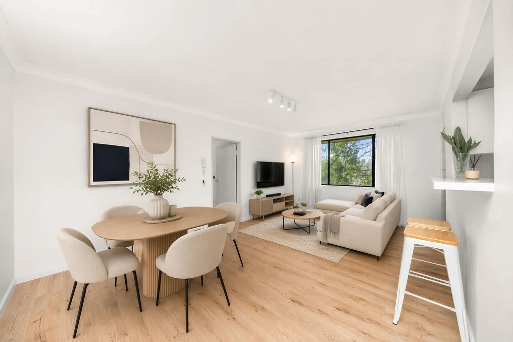 Homebush 2Kwarto Beautifully Renovated Top-Floor Retreat with Leafy Outlooks & Oversized Garage