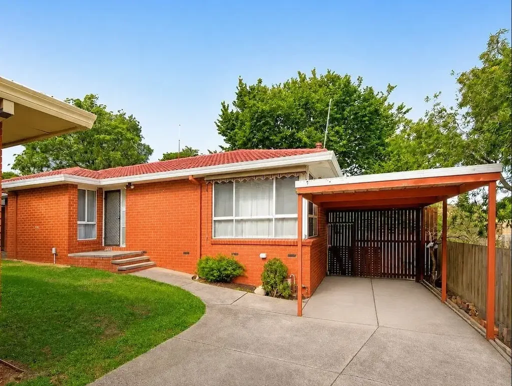 NEAT THREE BEDROOM UNIT
