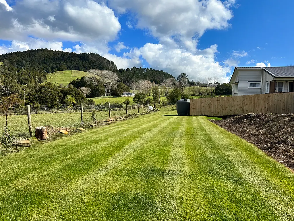 Hikurangi  Easy care section, no covenants