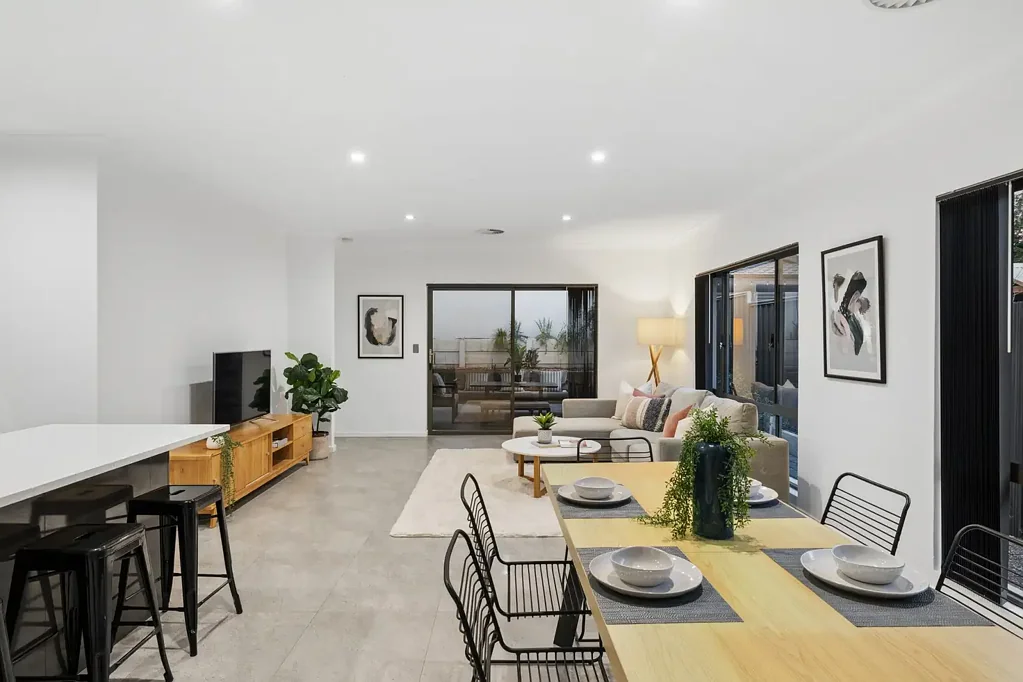 Family Comfort Close To Cafes, Curtin And CBD!
