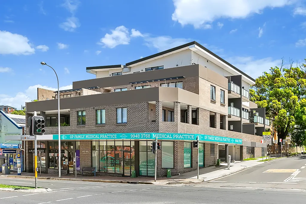 NORTH FACING, TOP FLOOR, HIGH CEILINGS, SPACIOUS, SECURITY BUILDING, TWO WAY BATHROOM