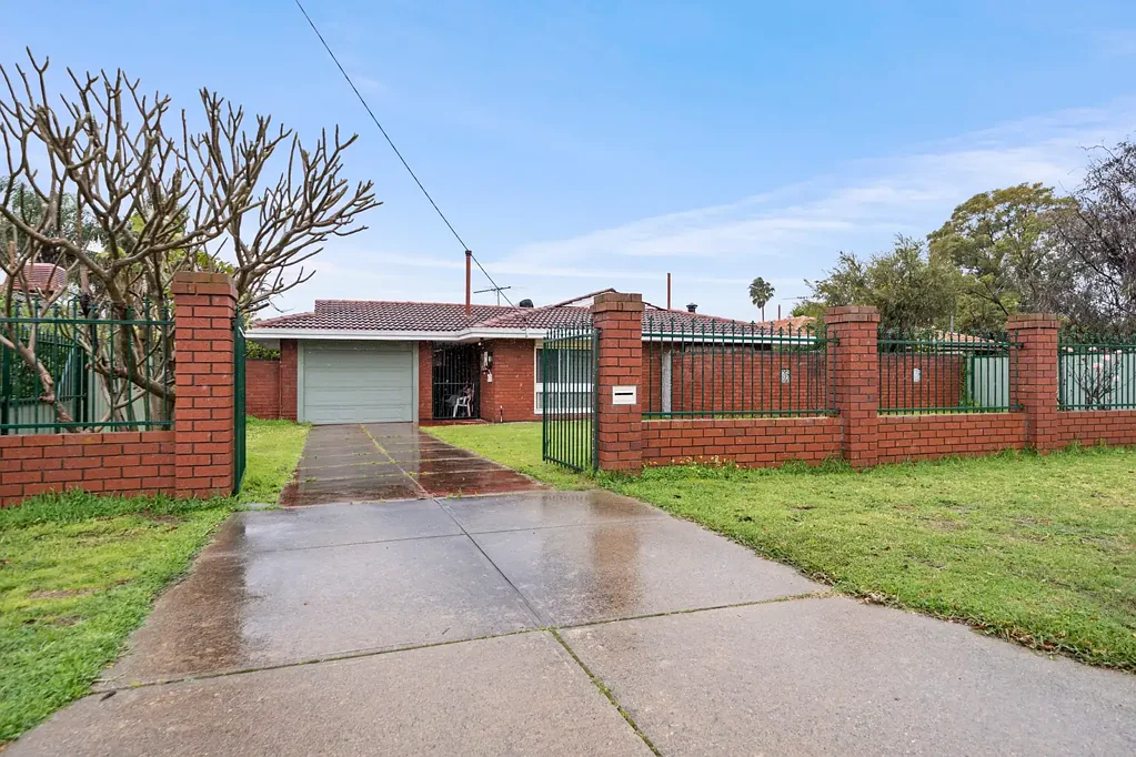 Ferndale 4 Bedroom A FAMILY HOME AMIDST AN OASIS OF TRANQUILITY