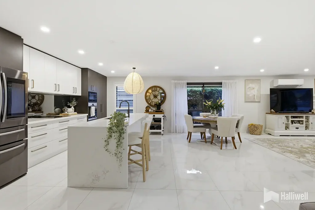 Spreyton 3部屋 When Living Meets Reality ! Inspect Today