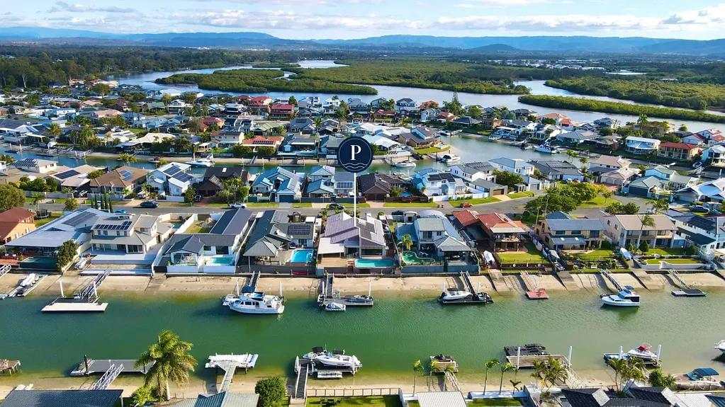 39 Seaspray Street, Paradise Point, QLD 4216