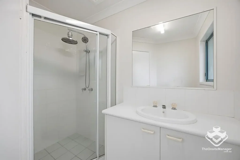 Newly Renovated Townhouse | Pool, Tennis & Prime Ashmore Location