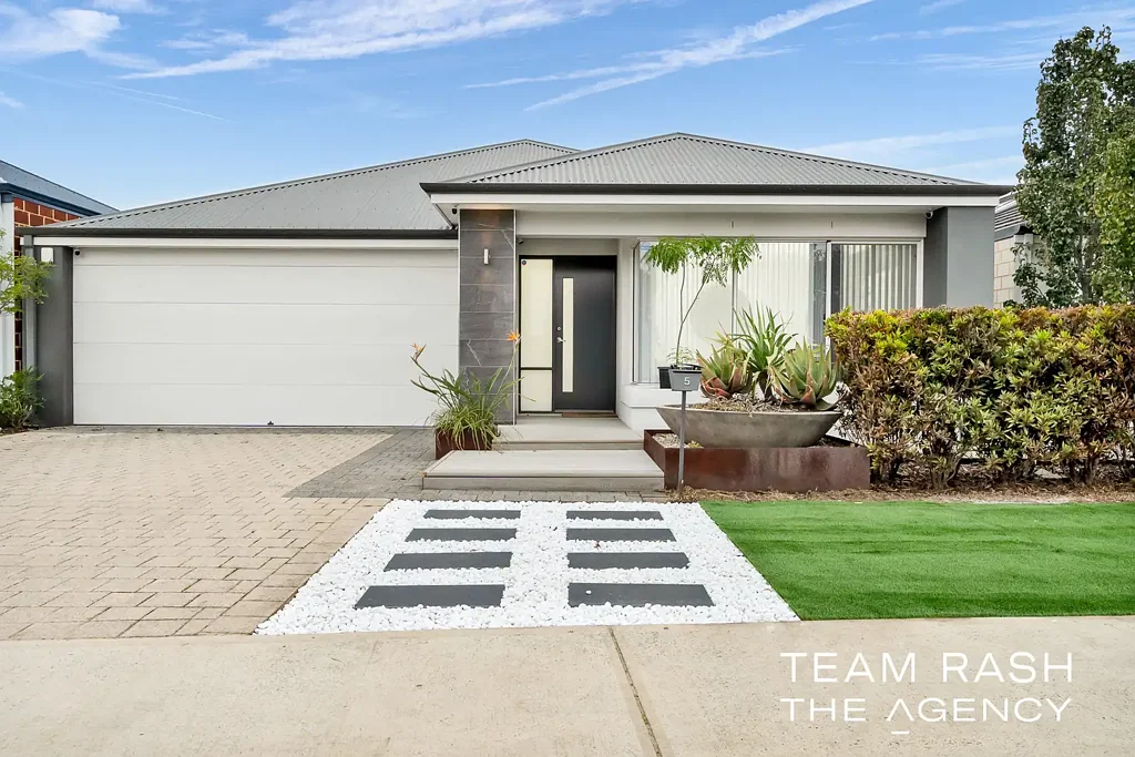 5 Pegasus Road, Bennett Springs, WA 6063