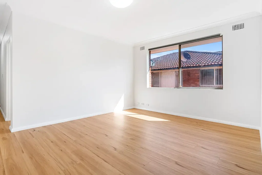 Bright & Updated Apartment in a Convenient Belmore Location