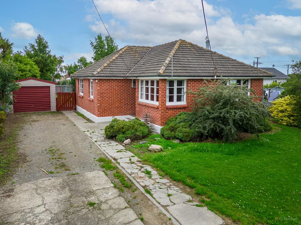 Waimate 3 Bedroom Charming 3-Bedroom Easy-Care Home