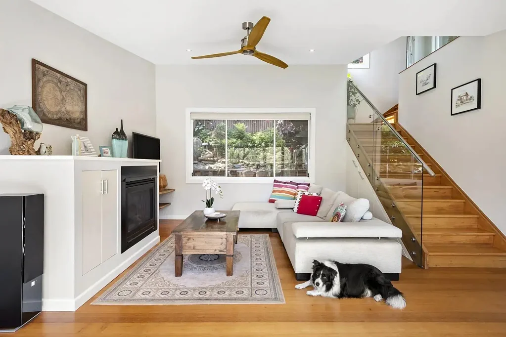 Private Family Retreat with Studio – Level Walk to Narrabeen Beach & Lake