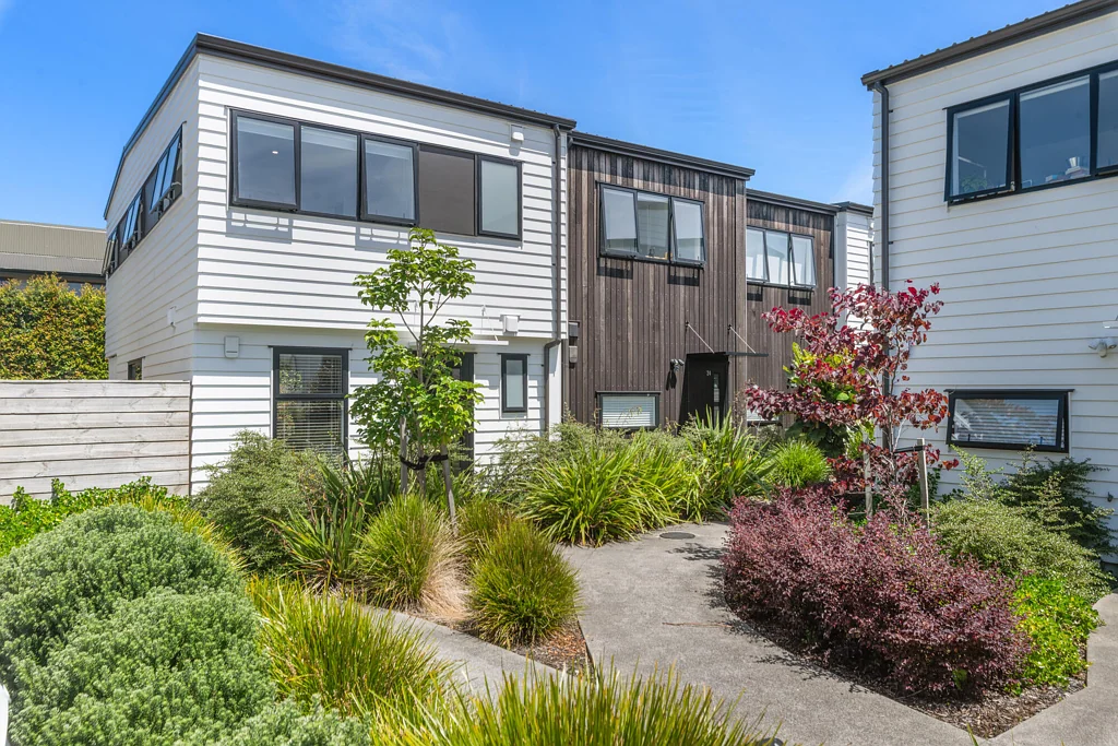Mangere Bridge 3房  Modern Townhouse Living in Mangere Bridge