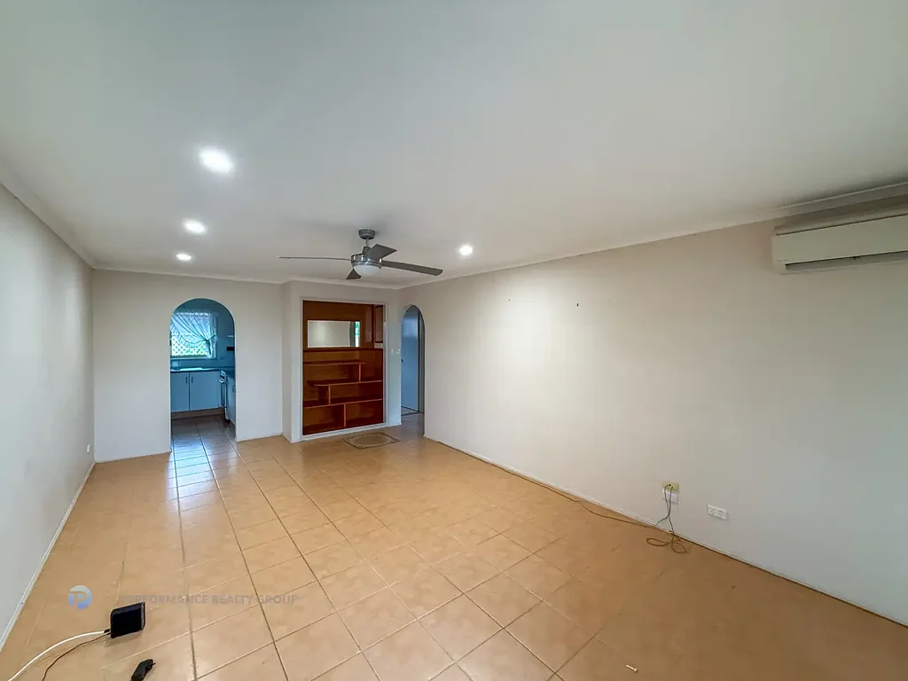 2/146 Whiting Street, Labrador, QLD 4215