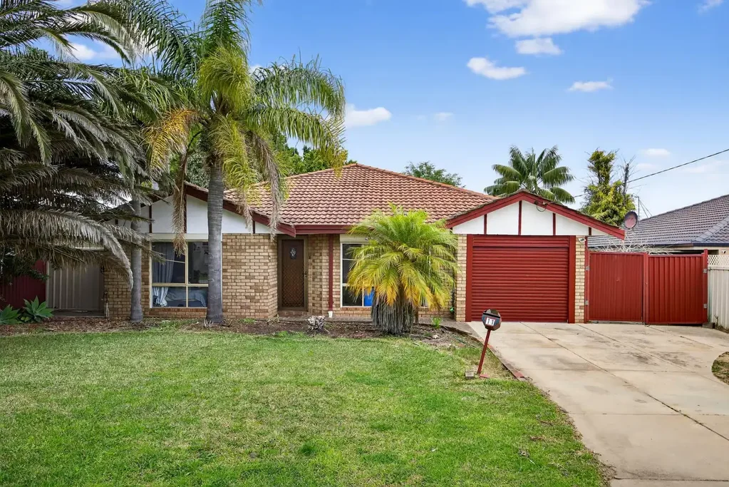 11 Okehampton Road, Warnbro, WA 6169