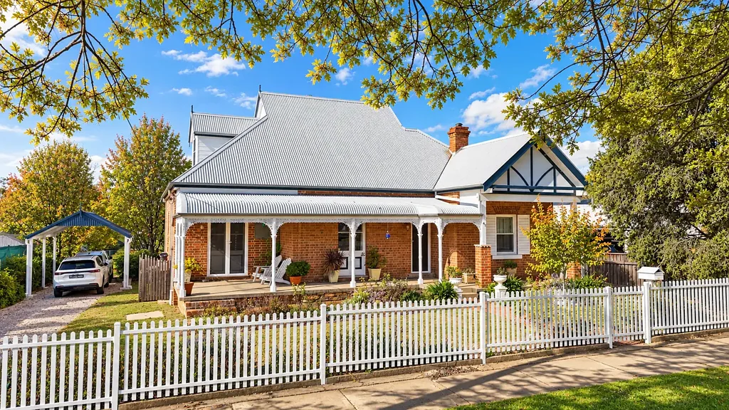 Mudgee 3ਬੈੱਡਰੂਮ A Timeless Federation Masterpiece, Reimagined for Modern Living
