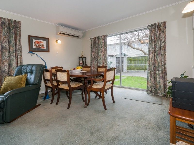 2/9 Trevethick Grove, Woburn, Lower Hutt, 2 rūma, 1 rūma horoi