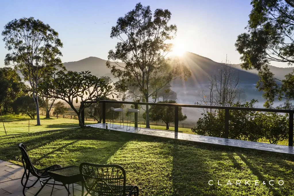 Brunkerville 3房  4.92 ACRES OF BREATHTAKING MOUNTAIN VIEWS!
