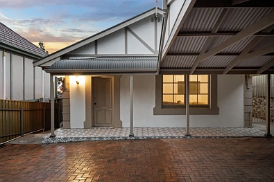 Burnside 3બેડરૂમ Enduring Charm, Designer Renovation & Blue-Ribbon Burnside Living.