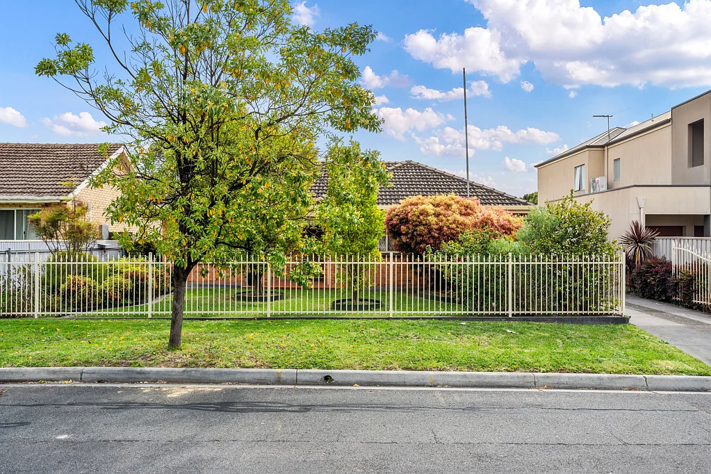 4 Peter Avenue, Campbelltown, SA 5074