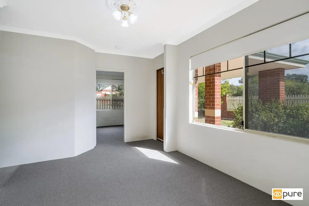 SPACIOUS THREE BEDROOM HOME IN CHARMING BAYSWATER