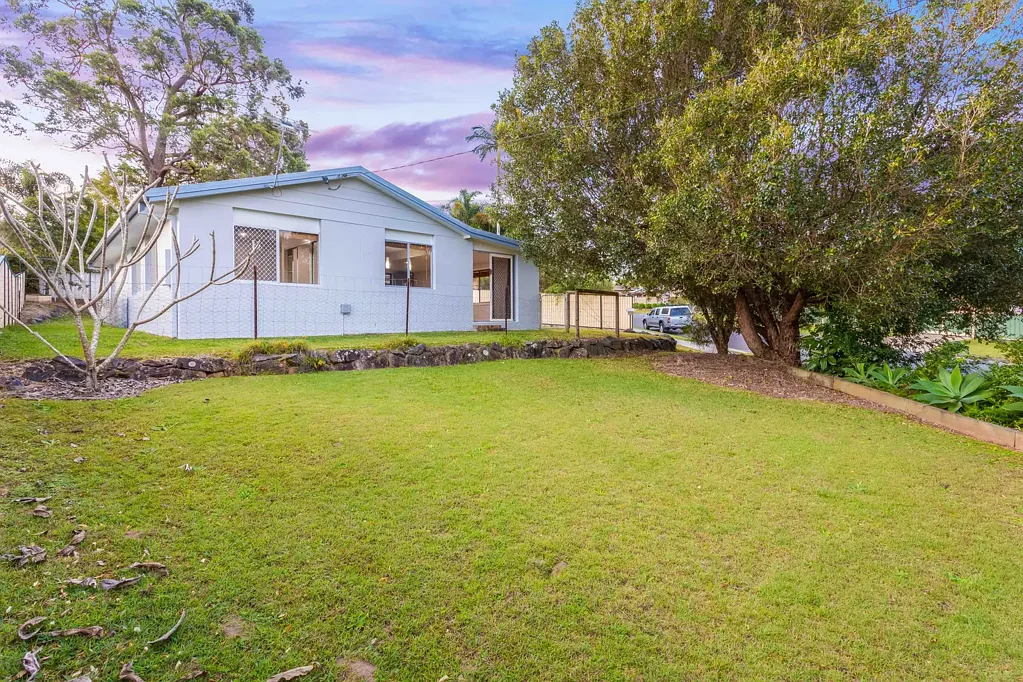 1 Dumbarton Drive, Kallangur, QLD 4503