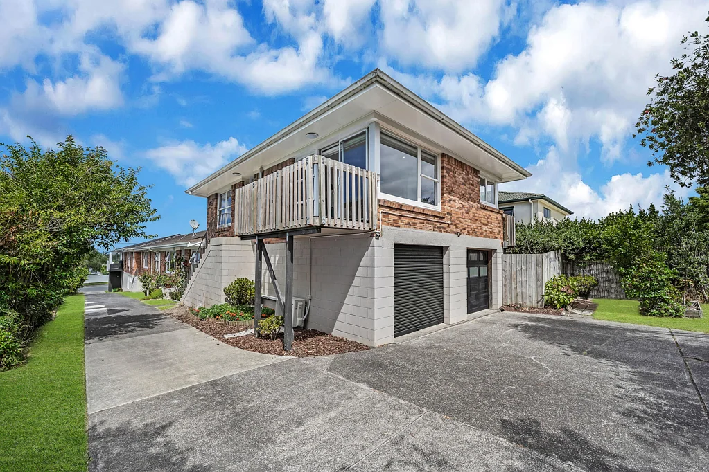 Narrow Neck 3房  Location, Location - All Offers Will Be Presented