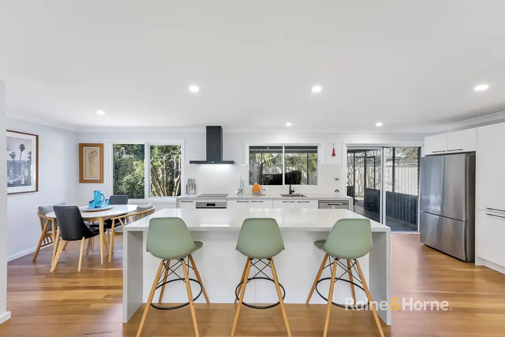 Woy Woy 4Kwarto Renovated Family Living on a Generous Corner Block
