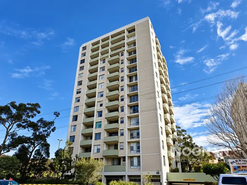 2- Bedroom Apartment 10 min  Walk to Miranda Station & Westfield