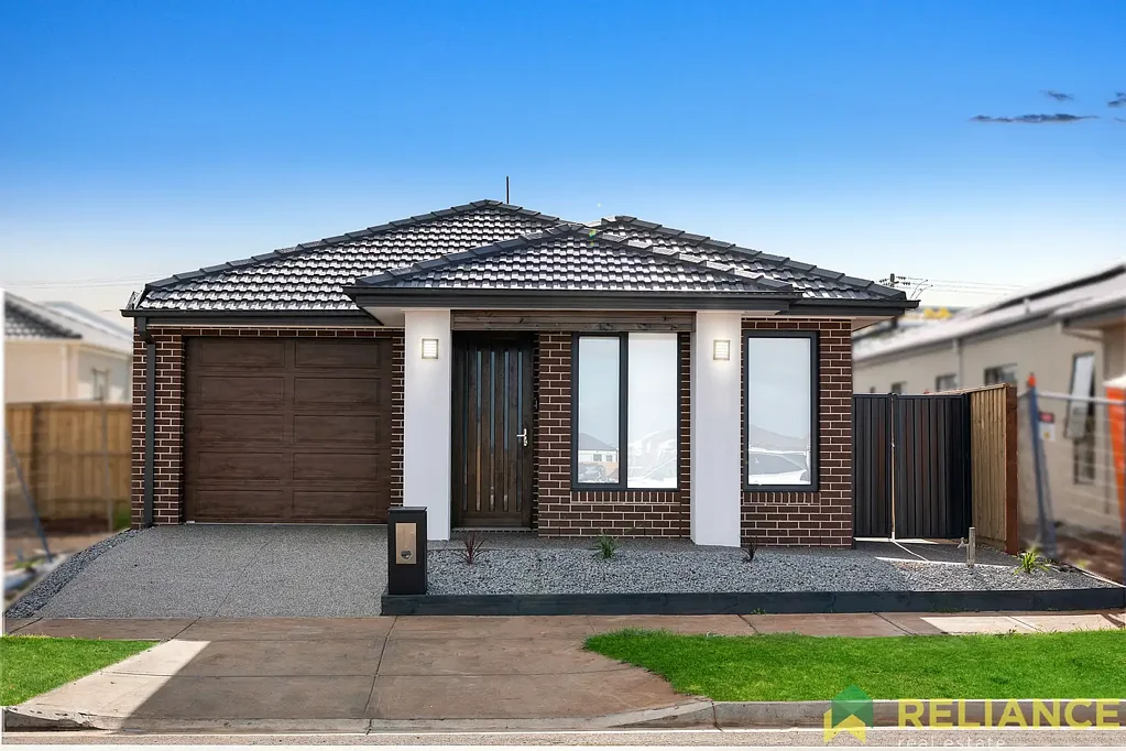 Strathtulloh 4 Bedroom Modern Turnkey Home with Premium Inclusions – Move-In Ready!