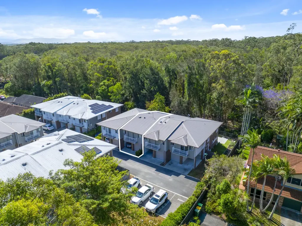 Coombabah 3Phòng ngủ North-Facing Elegance Overlooking the Reserve