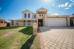 8 Rainham Avenue, Mindarie